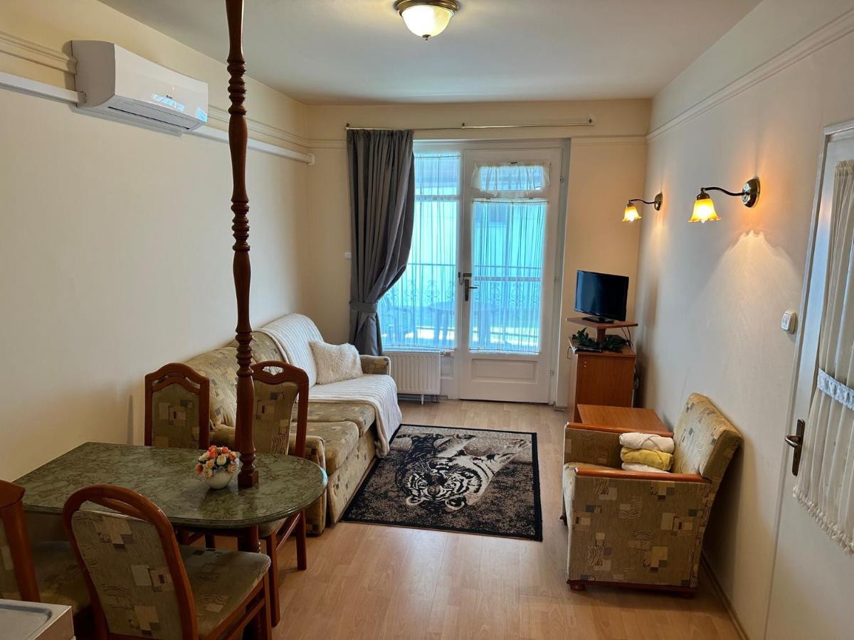 شقة Cozy Garden Apartman غيولا المظهر الخارجي الصورة