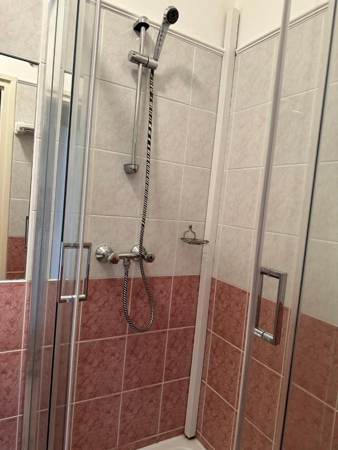 شقة Cozy Garden Apartman غيولا المظهر الخارجي الصورة